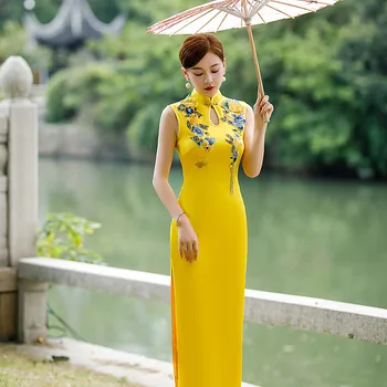Geltona Cheongsam Šiuolaikinės Kinų Elegantiška Suknelė, Kinijos Moterims Qipao Mergina Ilgas Vakarines Sukneles Atsitiktinis Satino Chipao Rytietiškų Drabužių